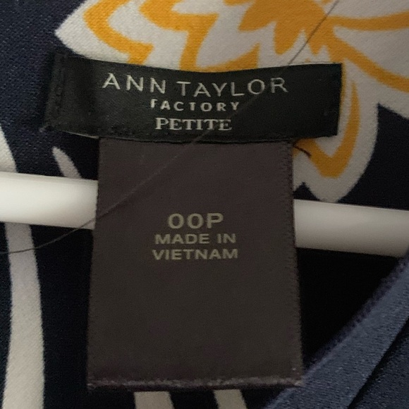 Ann Taylor Ruffle Sleeve Dress - Picture 3 of 3